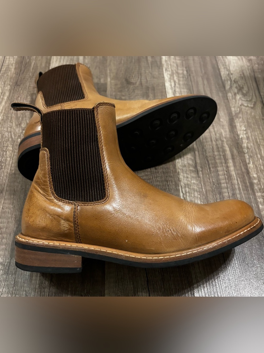 Nisolo Carmen Chelsea Boots in Tan - Picture 2 of 5